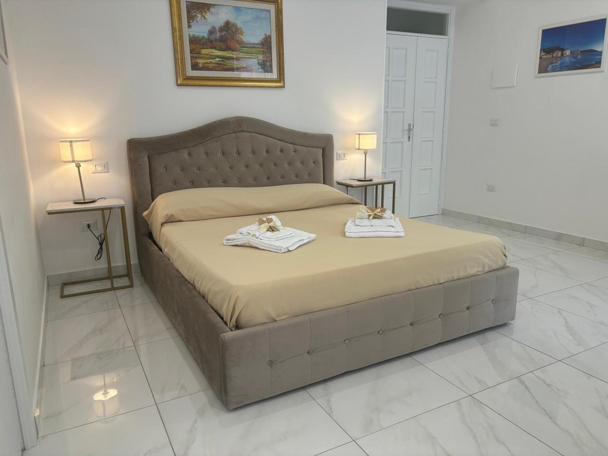 Tina'S Room Santa Maria di Castellabate Esterno foto